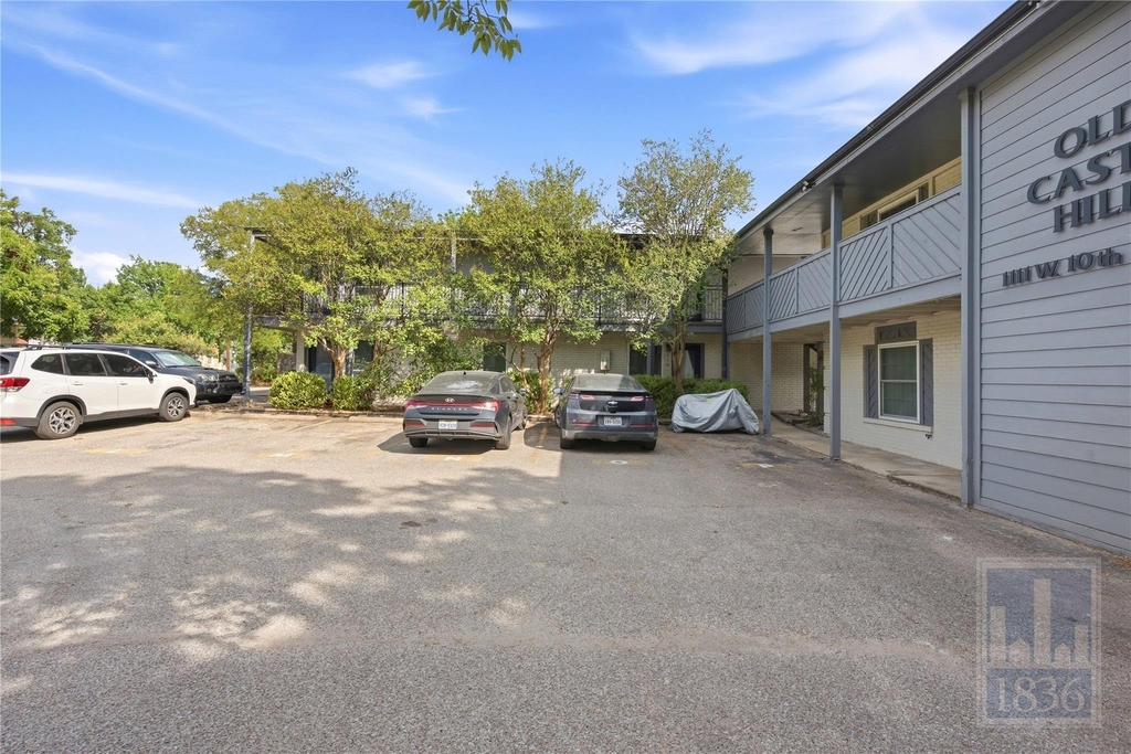 1111 W 10th St - Photo 27