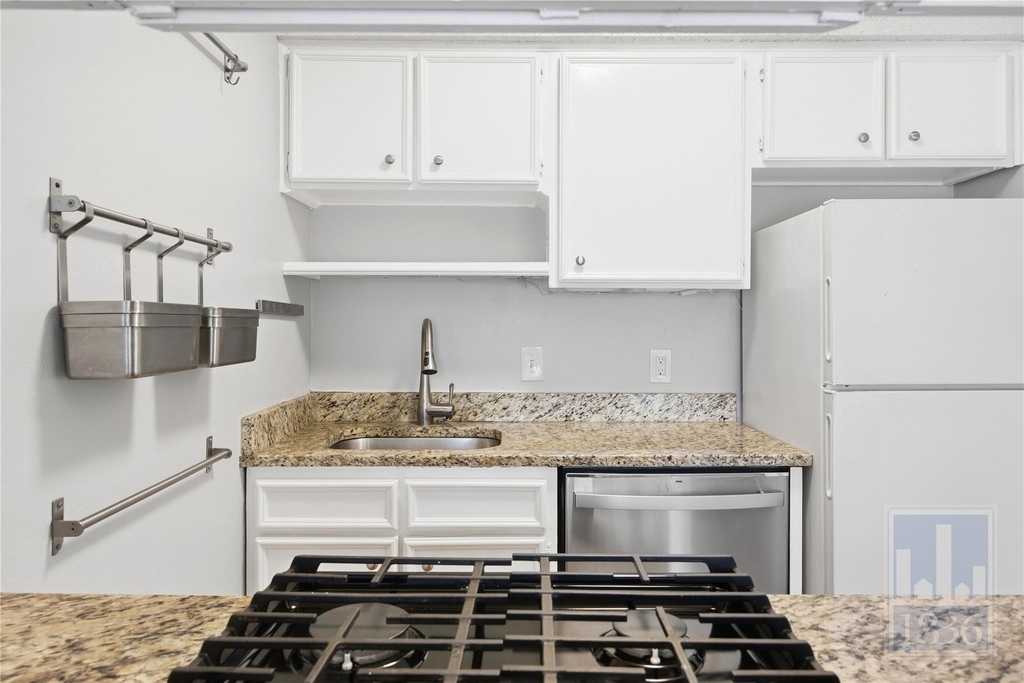 1111 W 10th St - Photo 3