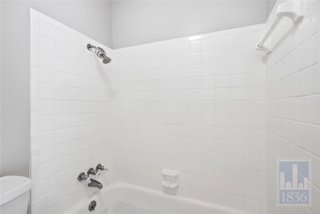 1111 W 10th St - Photo 17