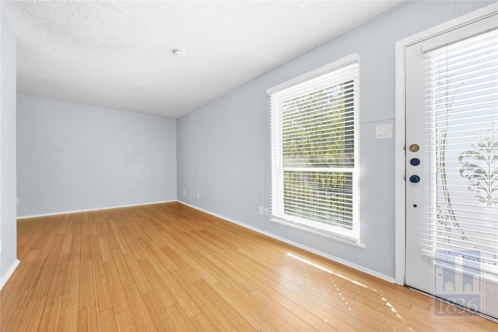 1111 W 10th St - Photo 7