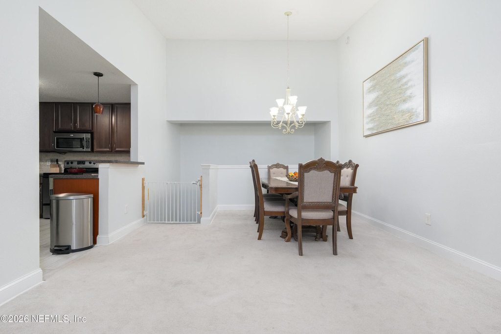 7060 Deer Lodge Circle - Photo 5