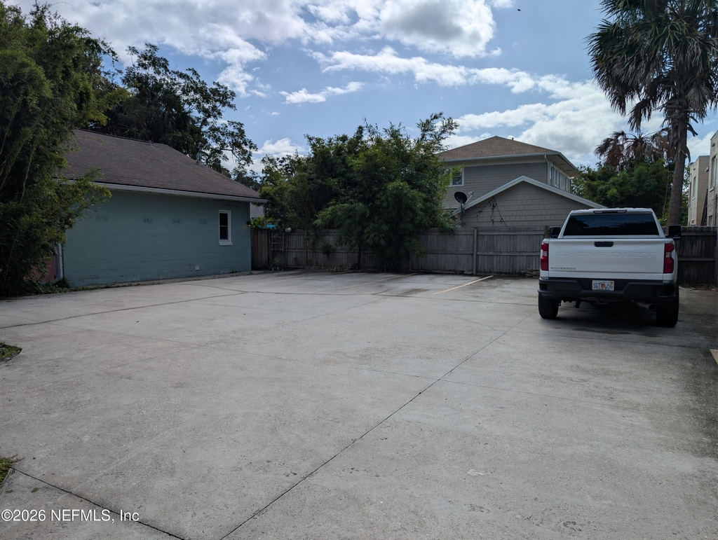 2818 Herschel Street - Photo 10