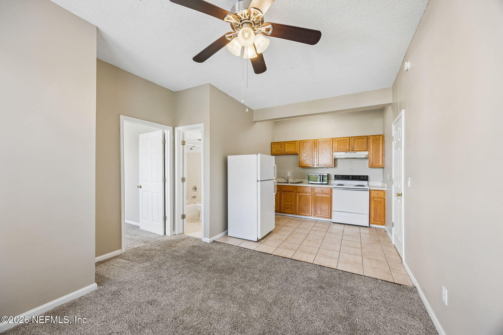 2737 Vernon Terrace - Photo 8