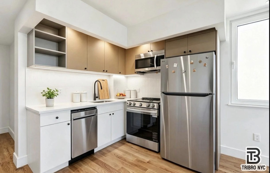 997 Rogers Avenue - Photo 1
