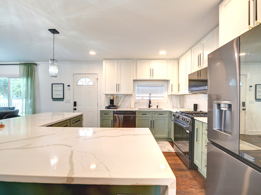 318 N Sunset Drive - Photo 4