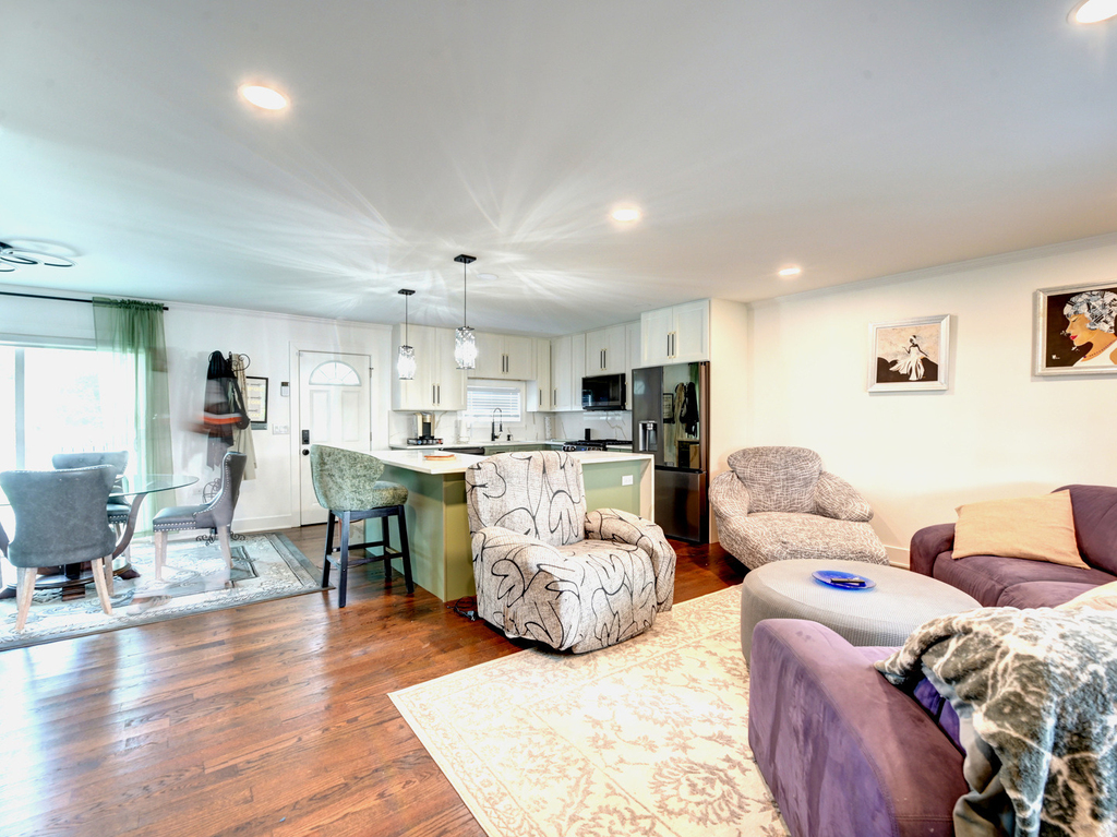 318 N Sunset Drive - Photo 2