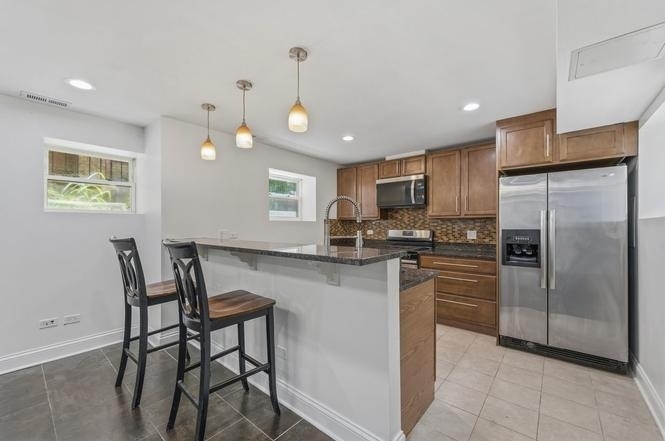 7733 N Marshfield Avenue - Photo 2