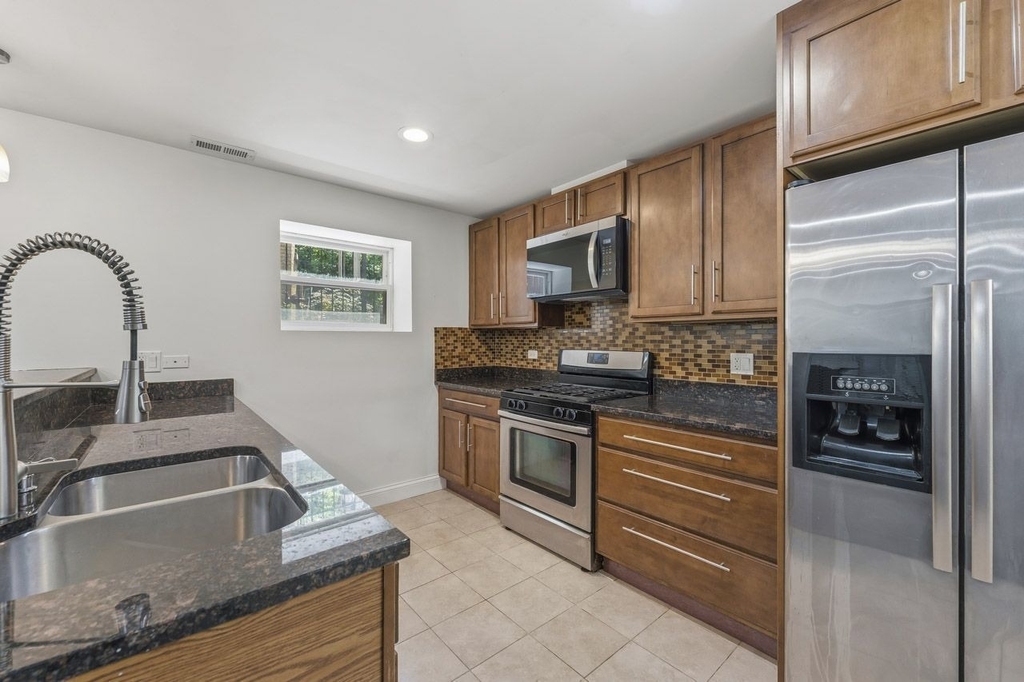 7733 N Marshfield Avenue - Photo 5