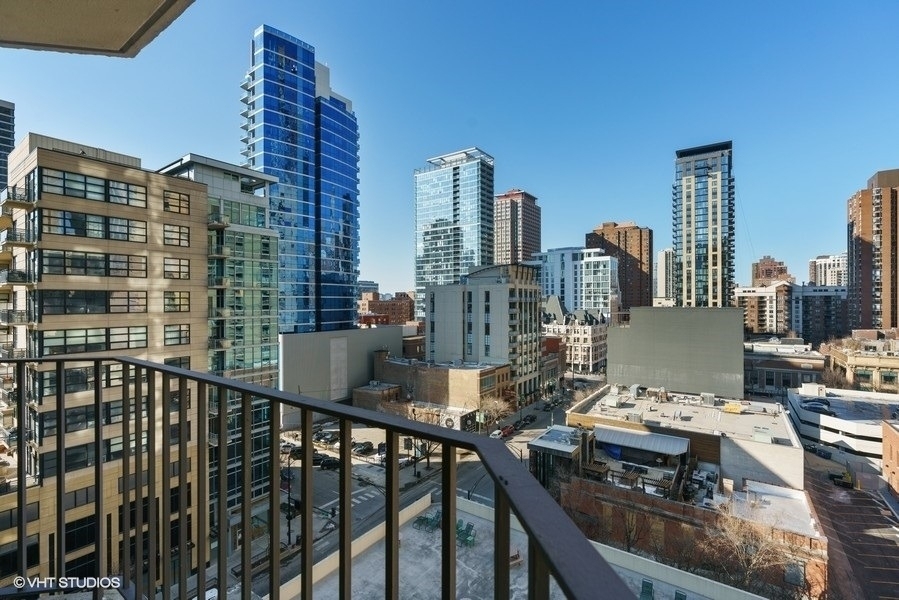 70 W Huron Street - Photo 9