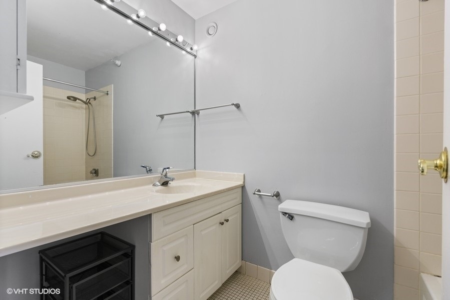 70 W Huron Street - Photo 6