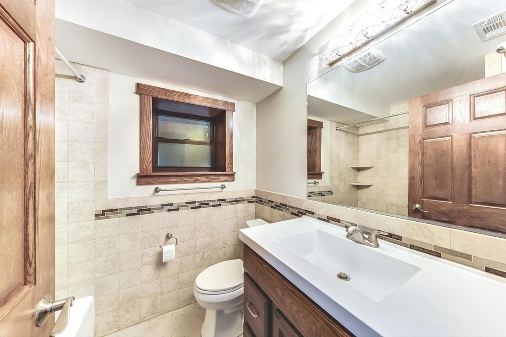 4850 N Albany Avenue - Photo 11