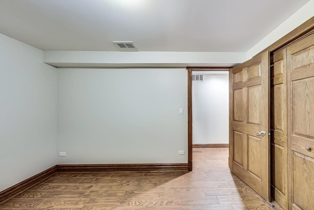4850 N Albany Avenue - Photo 16