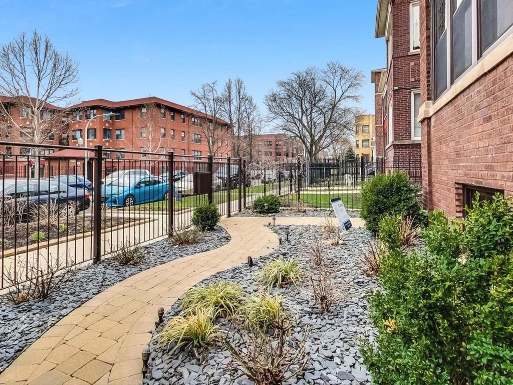 4850 N Albany Avenue - Photo 26