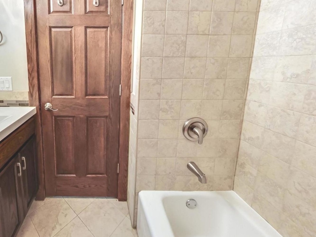 4850 N Albany Avenue - Photo 12