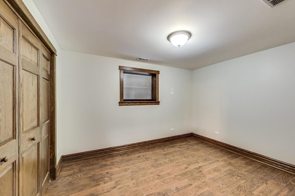 4850 N Albany Avenue - Photo 8