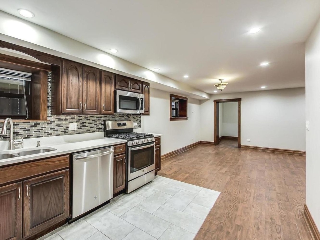 4850 N Albany Avenue - Photo 4