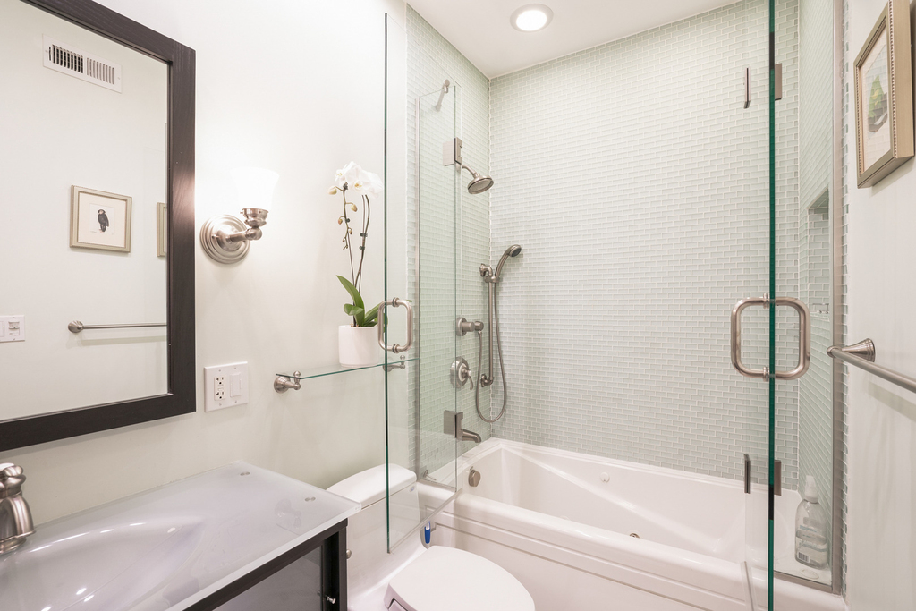 550 W Surf Street - Photo 17