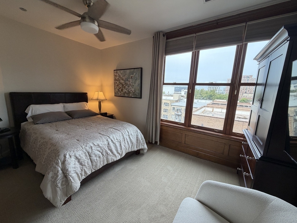 550 W Surf Street - Photo 11