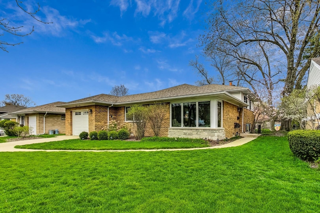 1105 W Miner Street - Photo 0