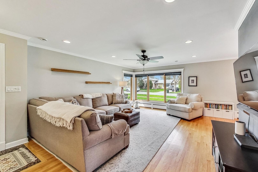 1105 W Miner Street - Photo 2