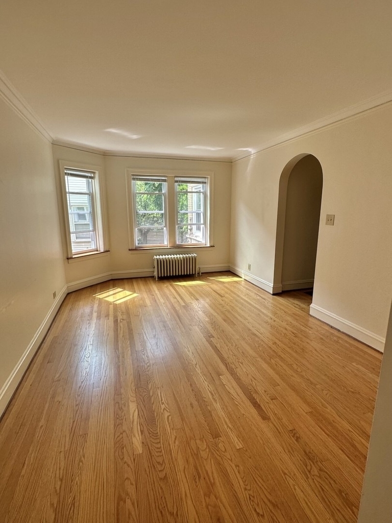 1436 W Thome Avenue - Photo 1