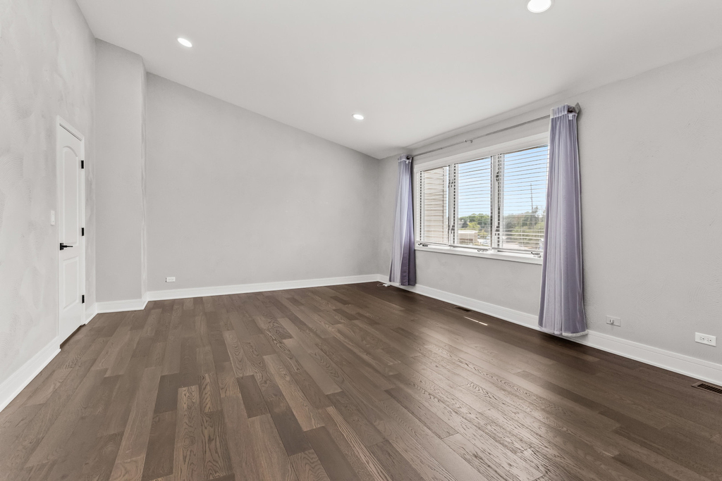 933 W Essex Place - Photo 7