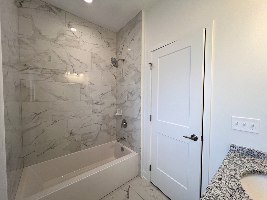 226 W 24th Street - Photo 7