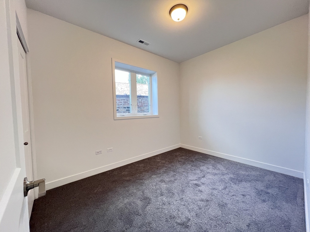 226 W 24th Street - Photo 9