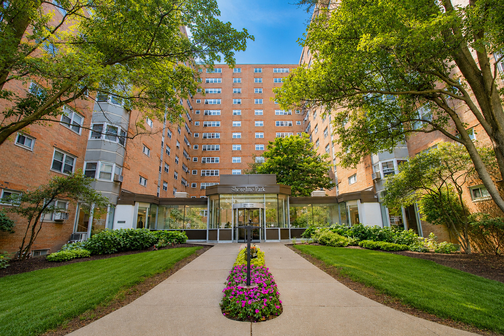 4980 N Marine Drive - Photo 0