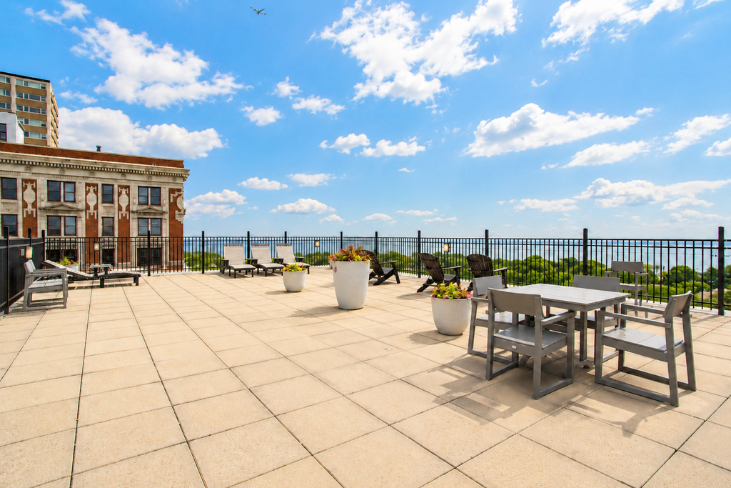 4980 N Marine Drive - Photo 9