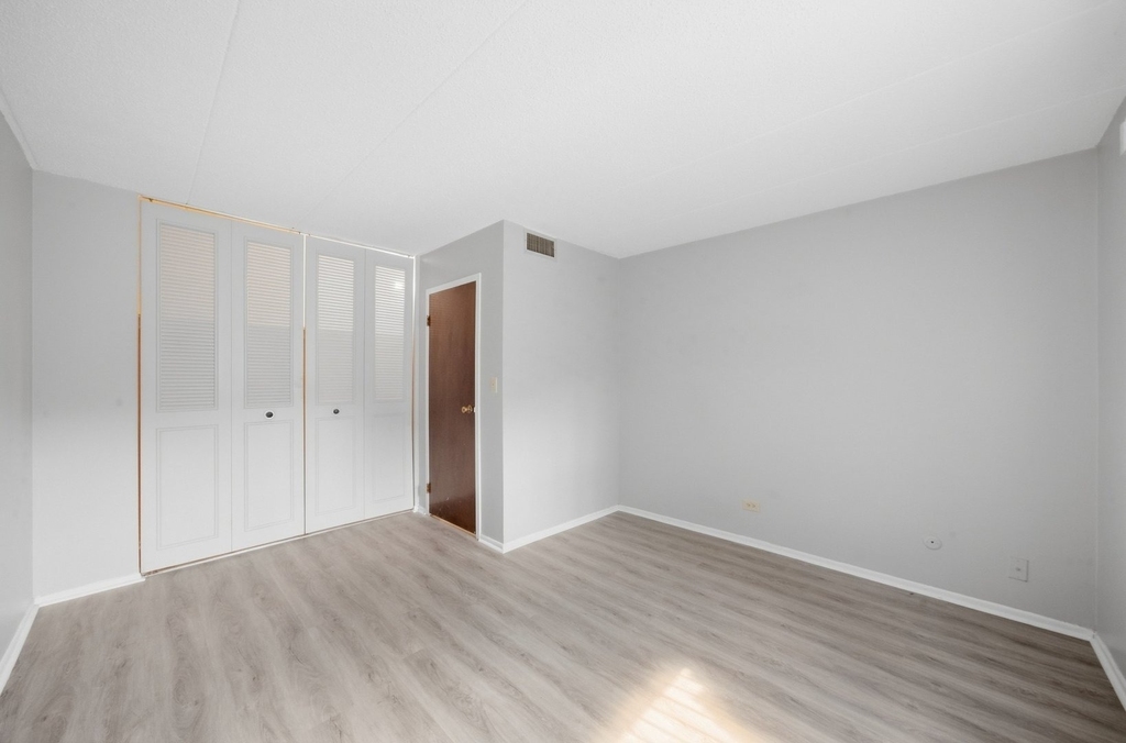 3850 S Parkway Drive - Photo 4