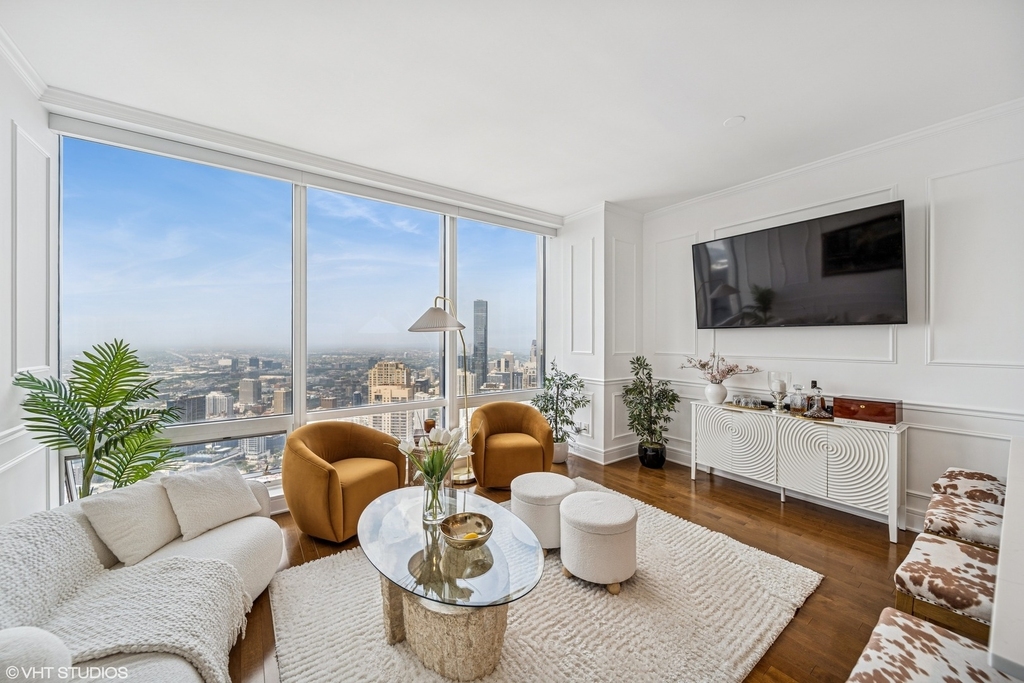 401 N Wabash Avenue - Photo 1