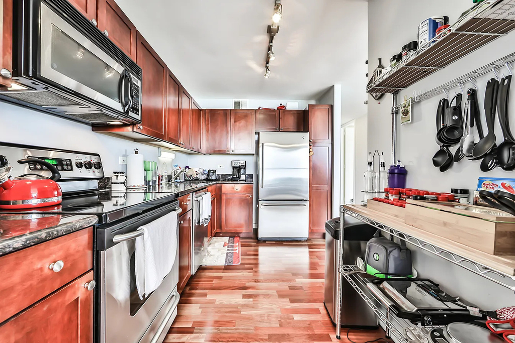 655 W Irving Park Road - Photo 16
