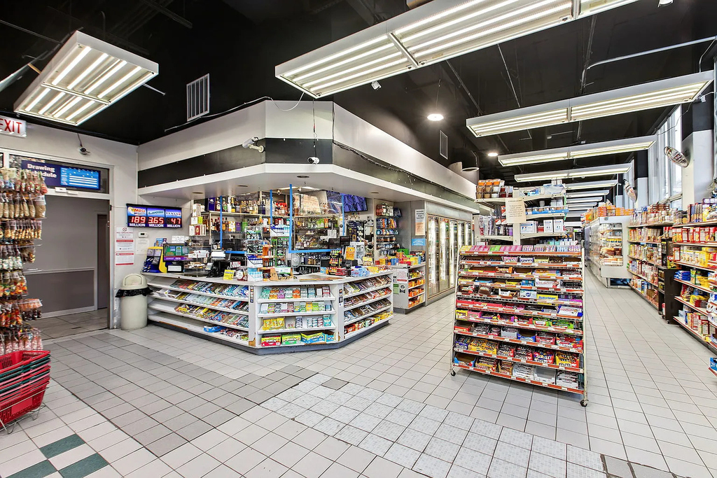 655 W Irving Park Road - Photo 32
