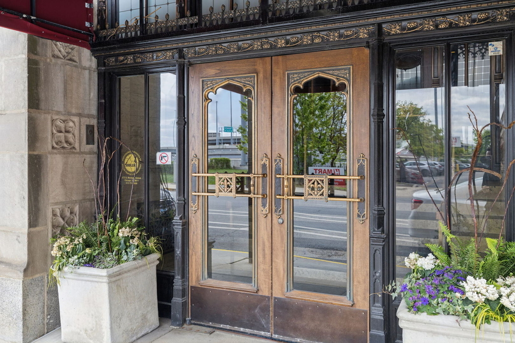728 W Jackson Boulevard - Photo 1