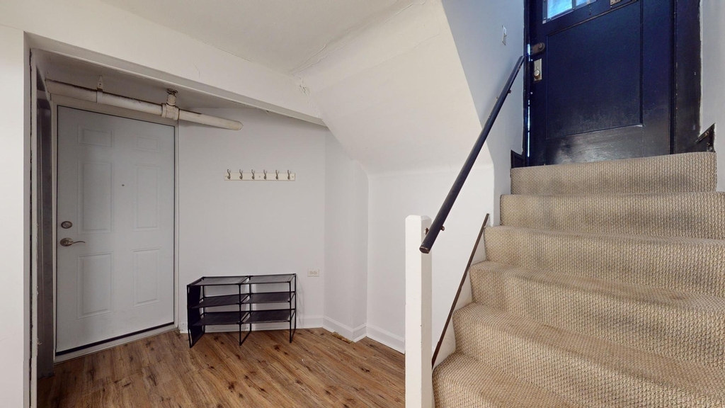 8912 Ewing Avenue - Photo 1