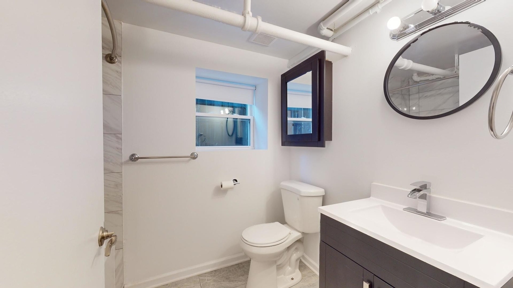 8912 Ewing Avenue - Photo 9