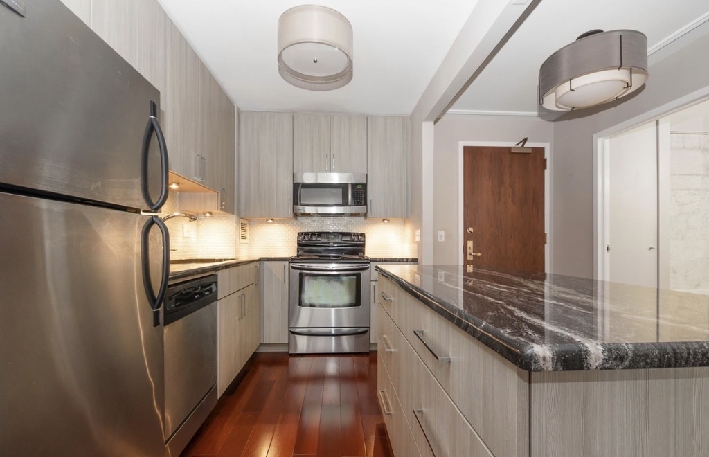 401 E Ontario Street - Photo 5