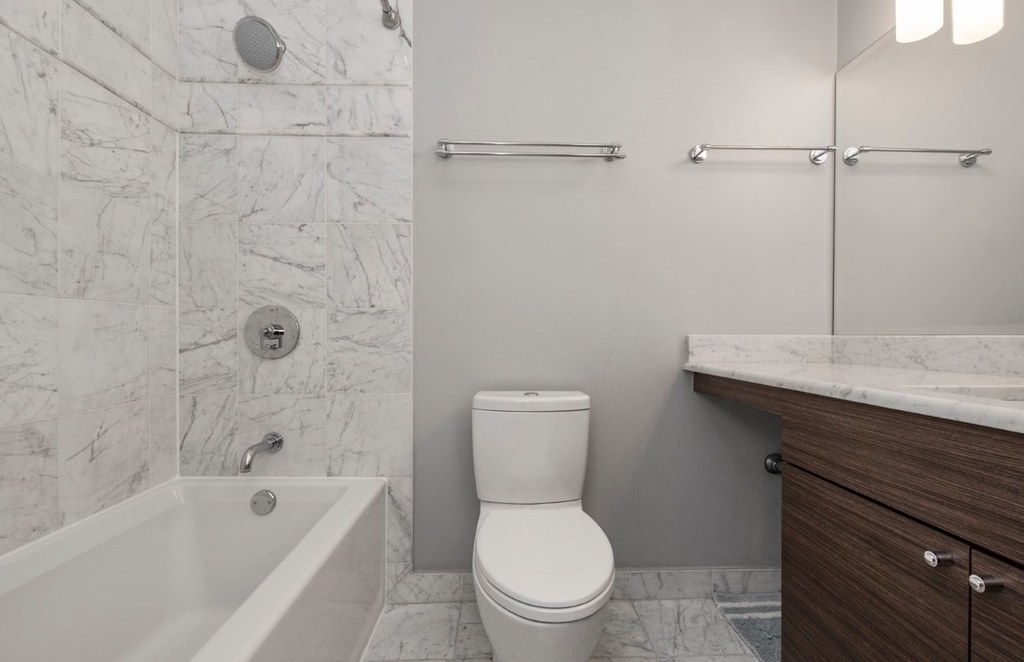 401 E Ontario Street - Photo 13