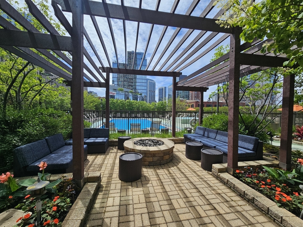 400 N La Salle Drive - Photo 19
