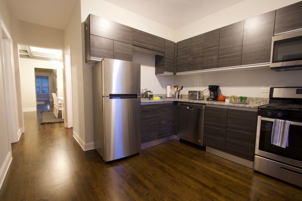 3249 W Wilson Avenue - Photo 3