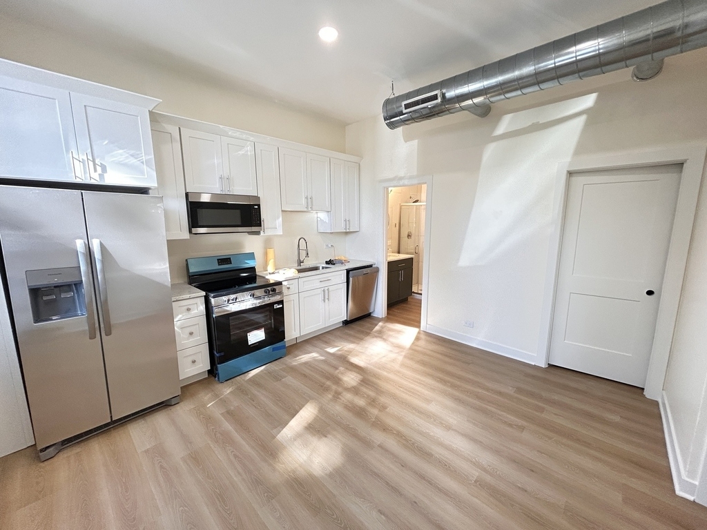 2057 W Roscoe Street - Photo 6