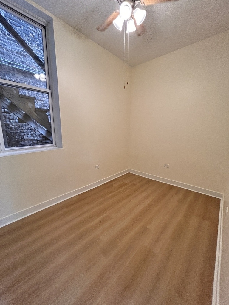 2057 W Roscoe Street - Photo 14