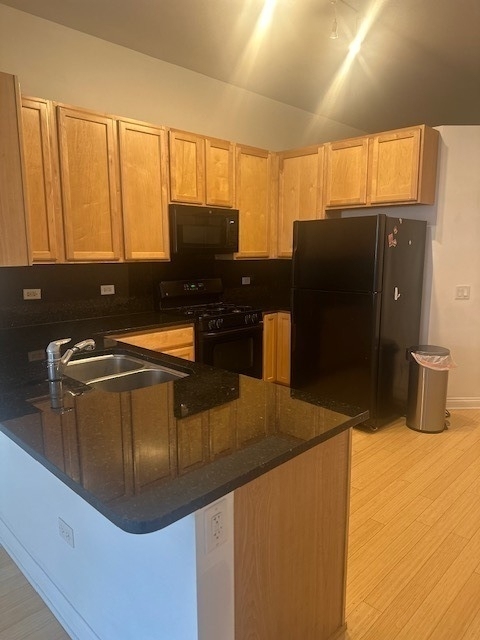 8 W Monroe Street - Photo 10