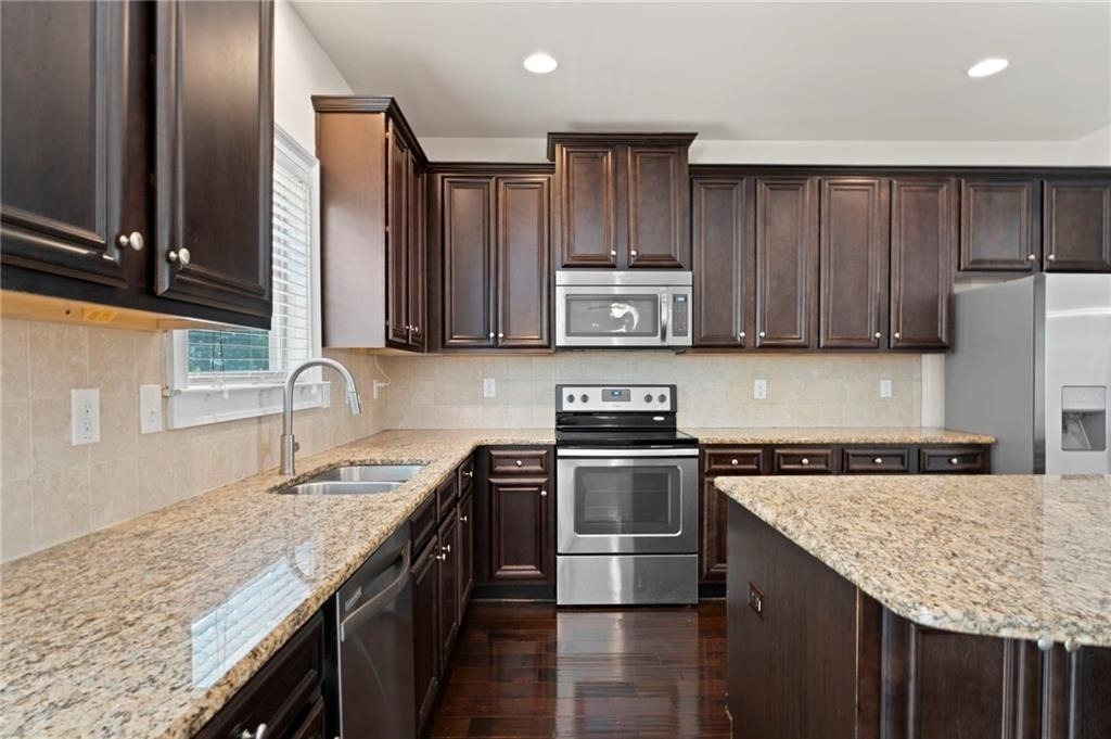165 Regency Place - Photo 17
