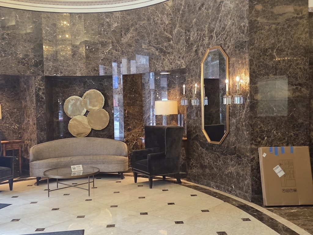 10 E Ontario Street - Photo 1