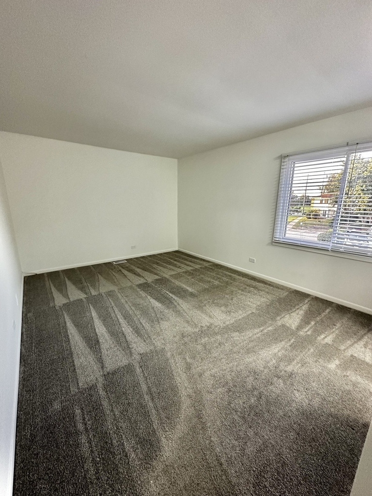 6818 Roberts Drive - Photo 5