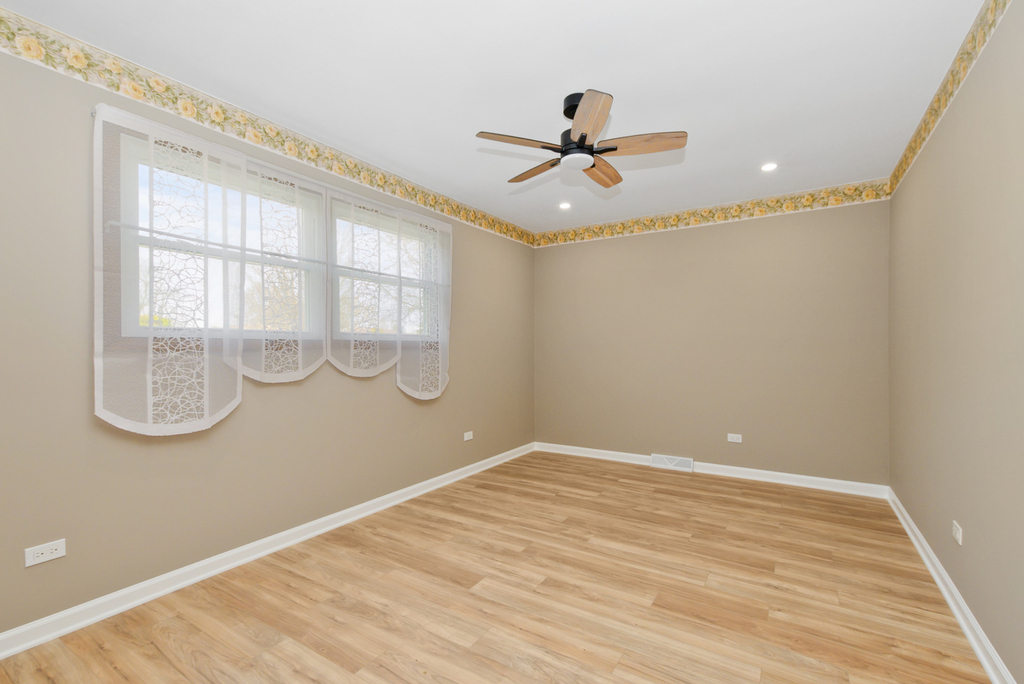18031 65th Avenue - Photo 14