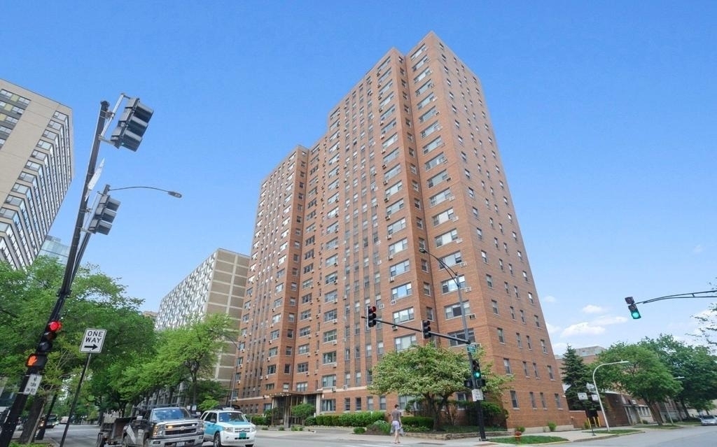 2909 N Sheridan Road - Photo 0