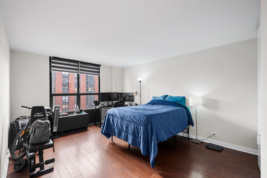 899 S Plymouth Court - Photo 7
